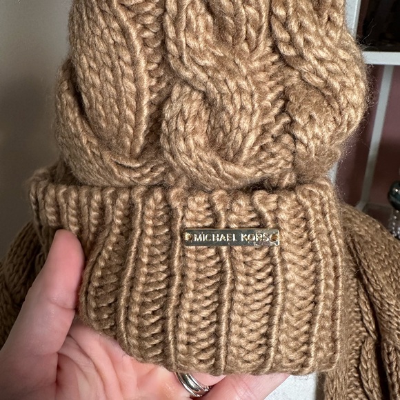 NWT MICHAEL Michael Kors Cable Knit Tan Scarf & Hat Set - Picture 3 of 8